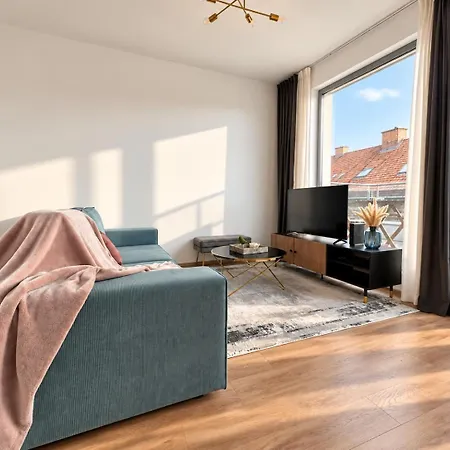 Apartment ~ Roof Terrace/ac/indoor Parking *