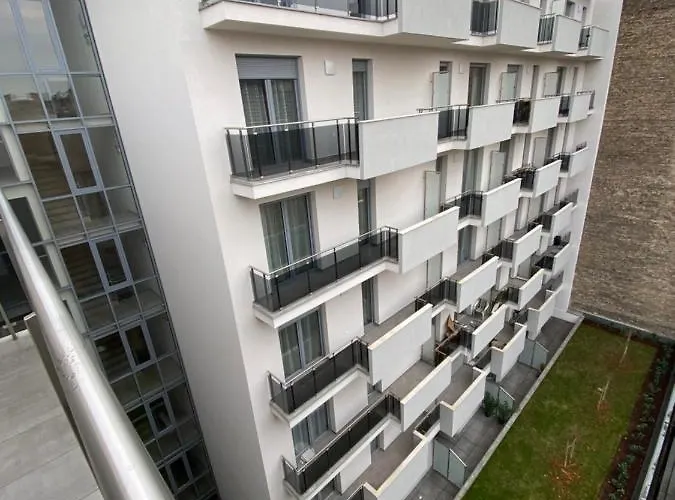 ~ Roof Terrace/ac/indoor Parking *