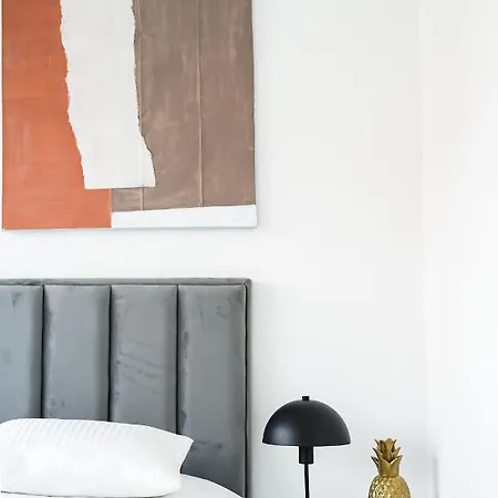 Apartament ~ Roof Terrace/ac/indoor Parking Budapesta